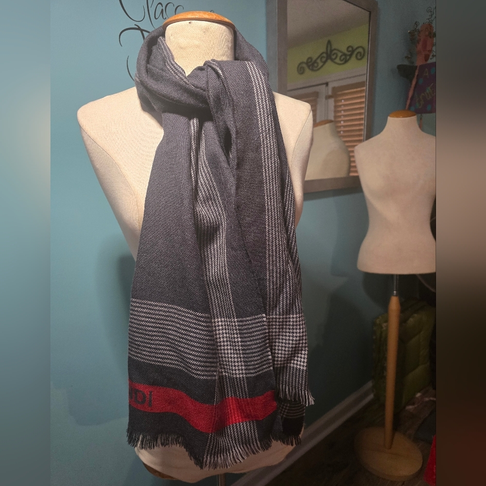 Sophisticated Fendi Gray Scarf